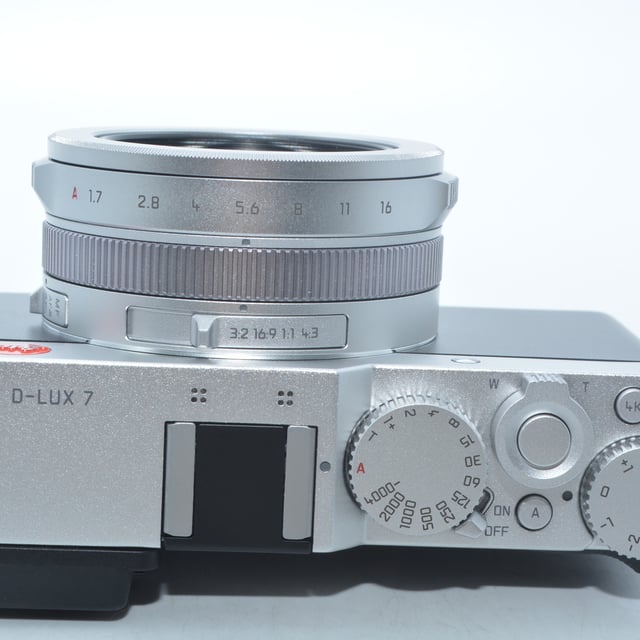 D-LUX 7 "シルバー"