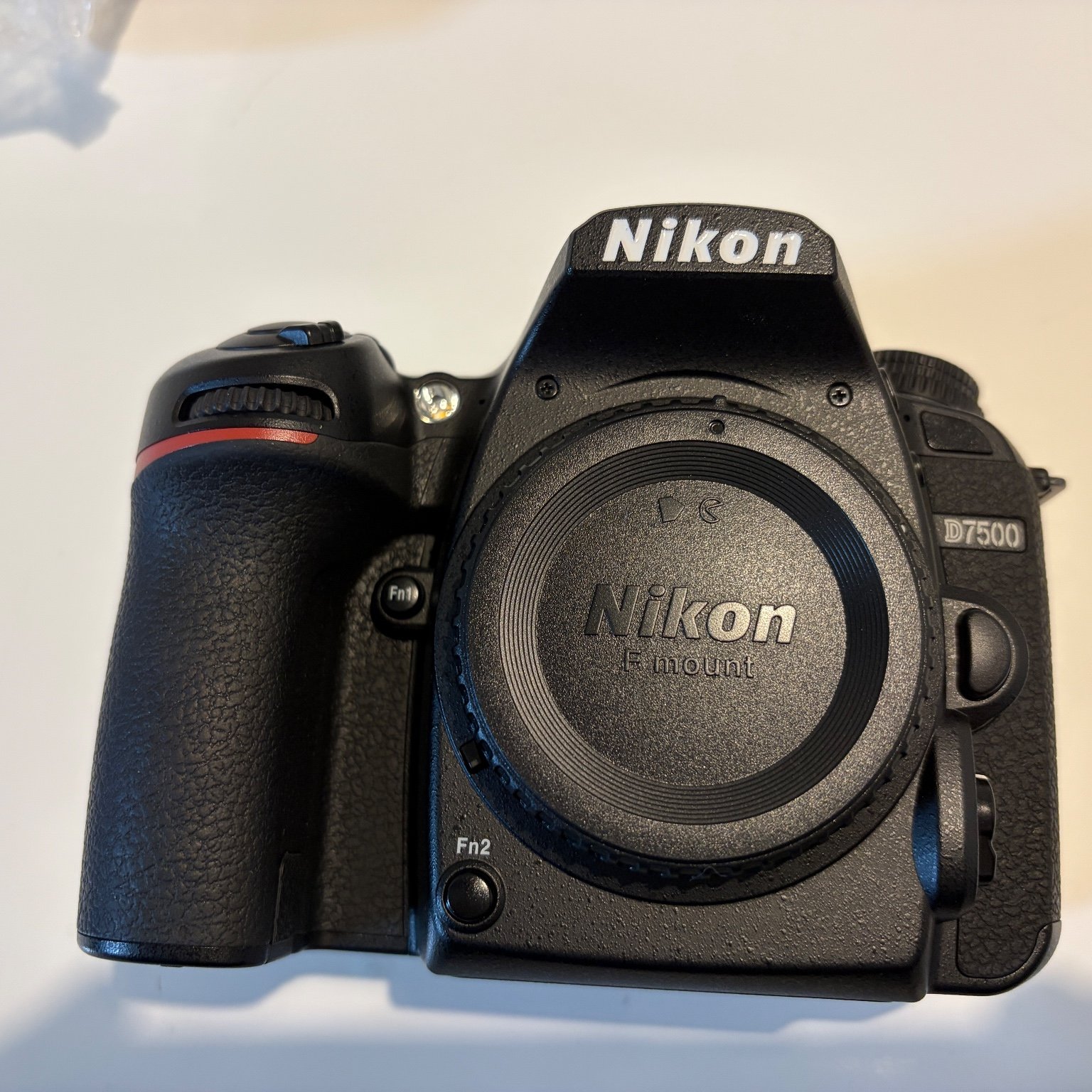 ニコン D7500 18-140 VR レンズキットの中古 (良品)・¥95,000