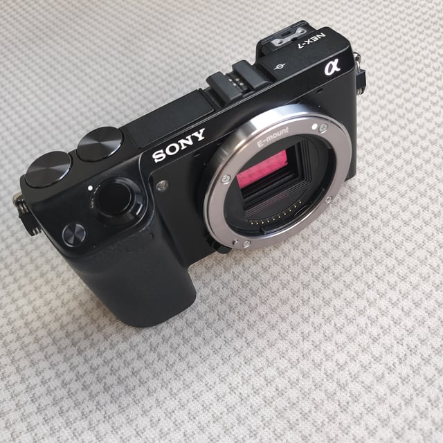 α NEX-7 ボディ