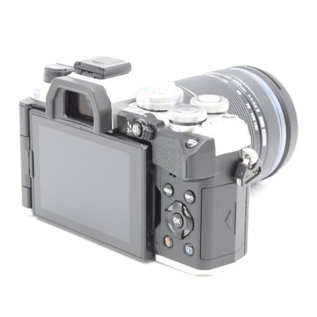 OM-5 14-150mm II レンズキット "シルバー"