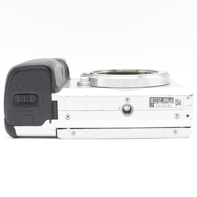 α6400 ILCE-6400 ボディ "シルバー"