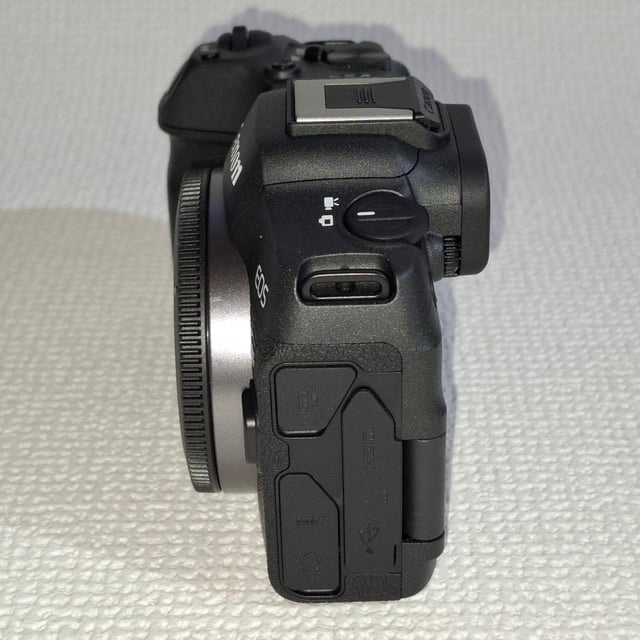 EOS R8 ボディ