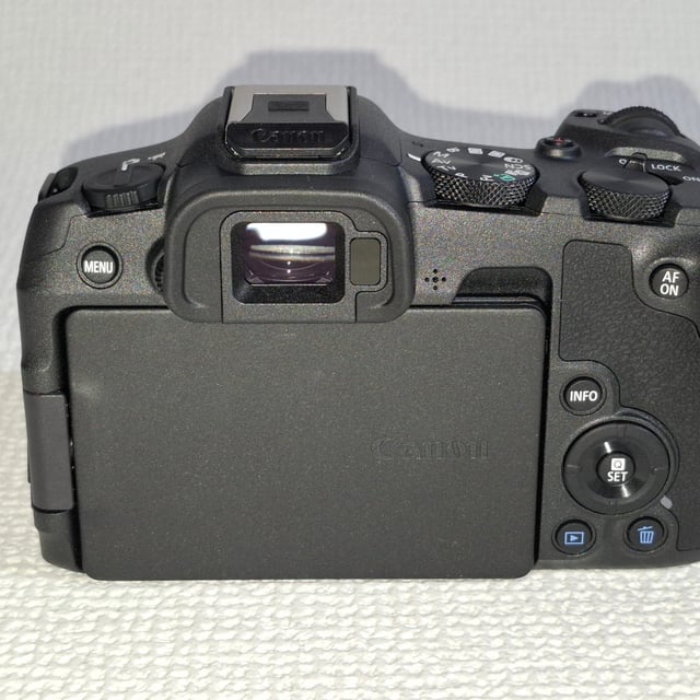 EOS R8 ボディ