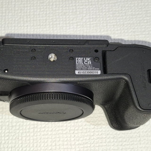 EOS R8 ボディ