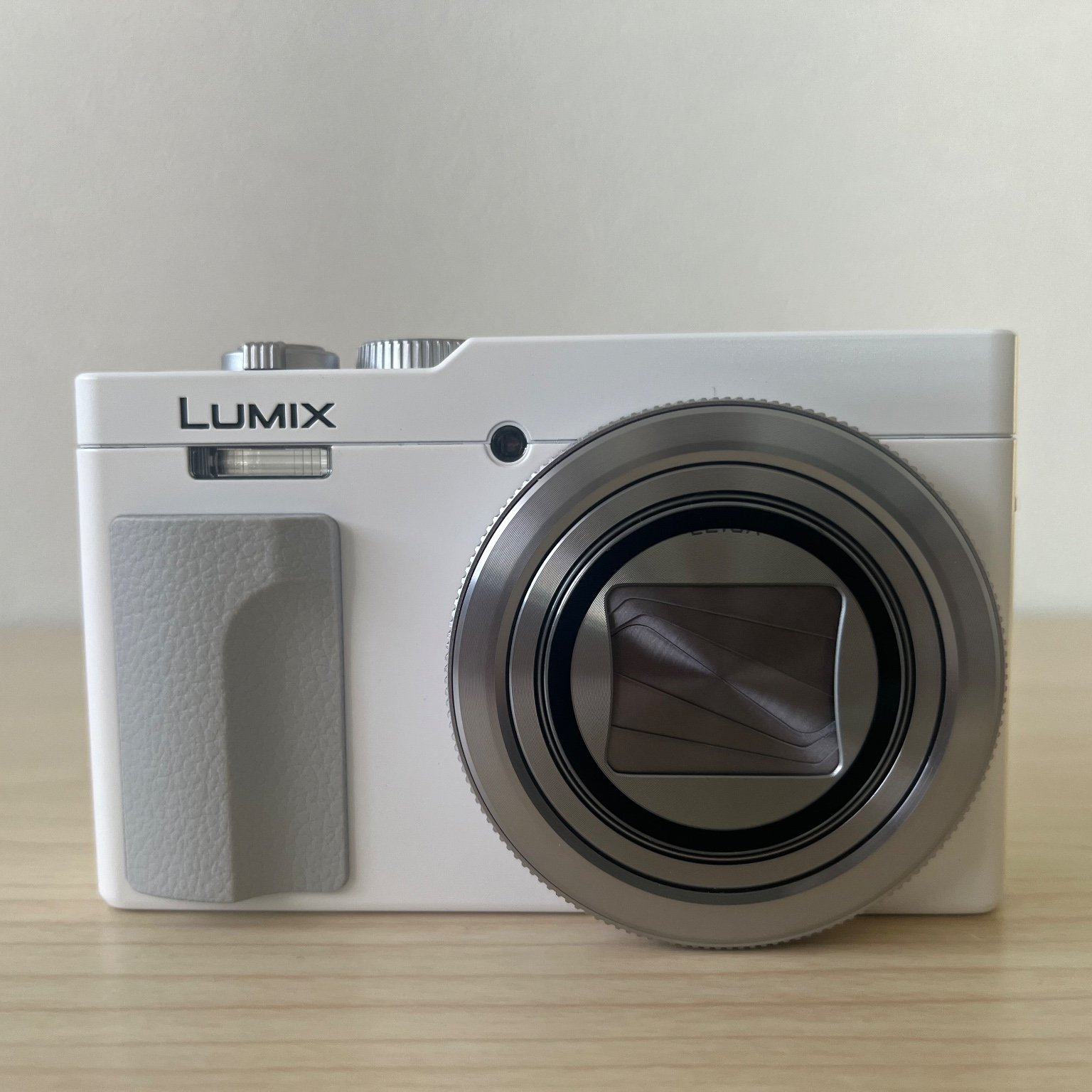 パナソニック LUMIX TZ99(DC-TZ99) 