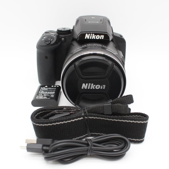 COOLPIX P900