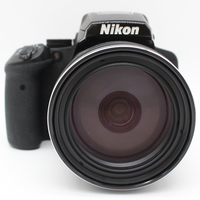 COOLPIX P900