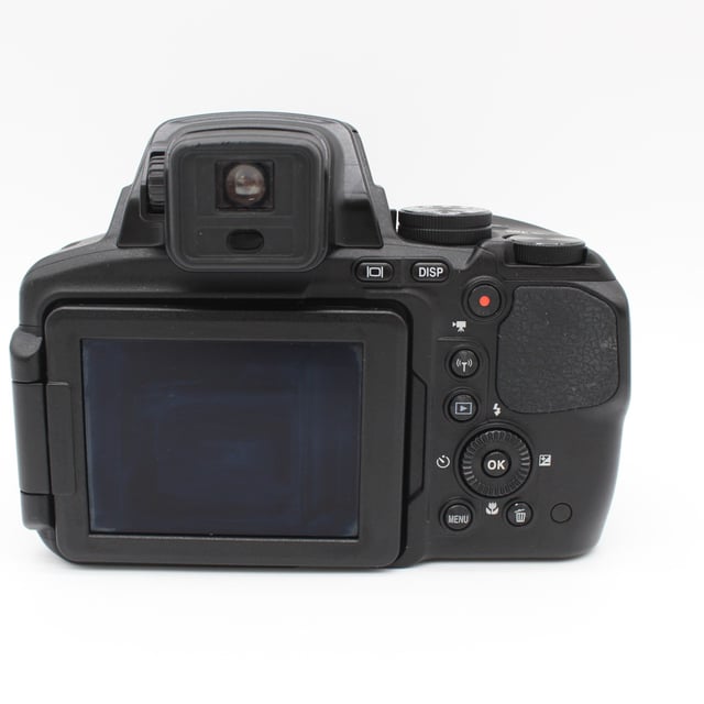 COOLPIX P900