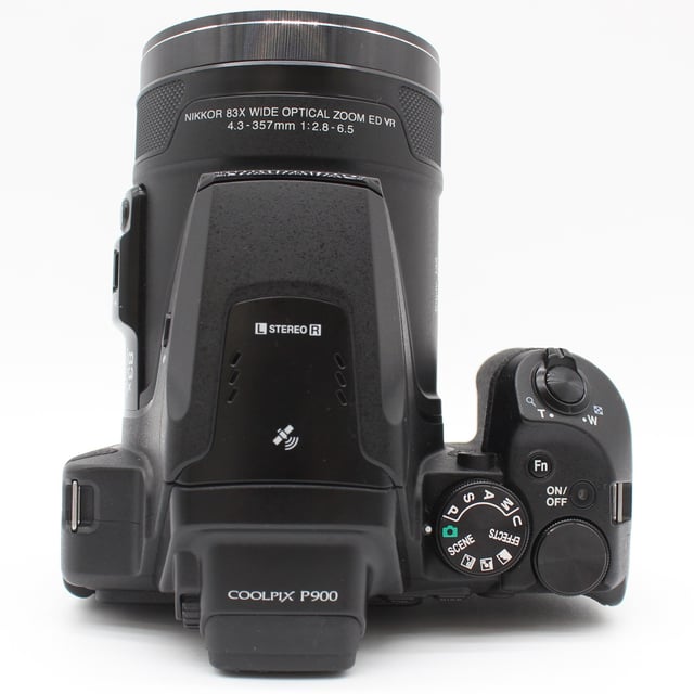 COOLPIX P900