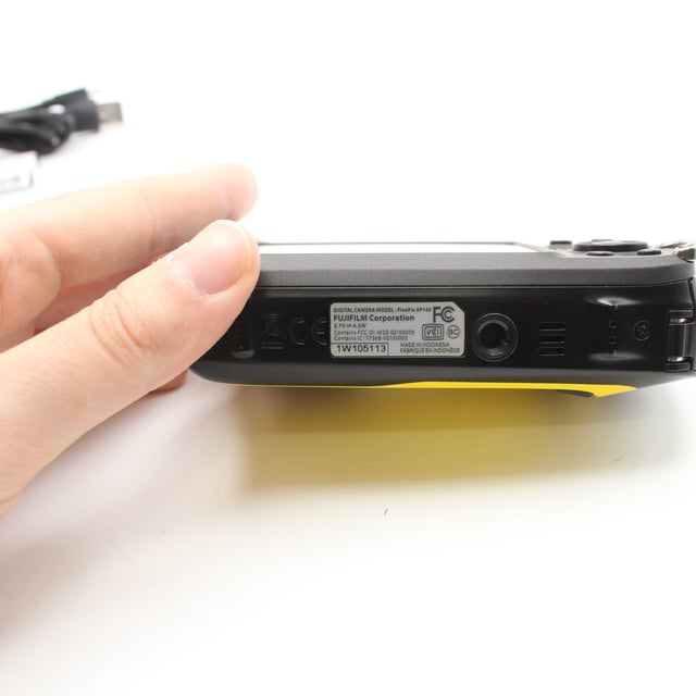 FinePix XP140 "イエロー"