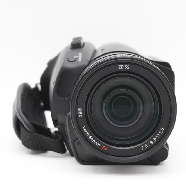 FDR-AX700