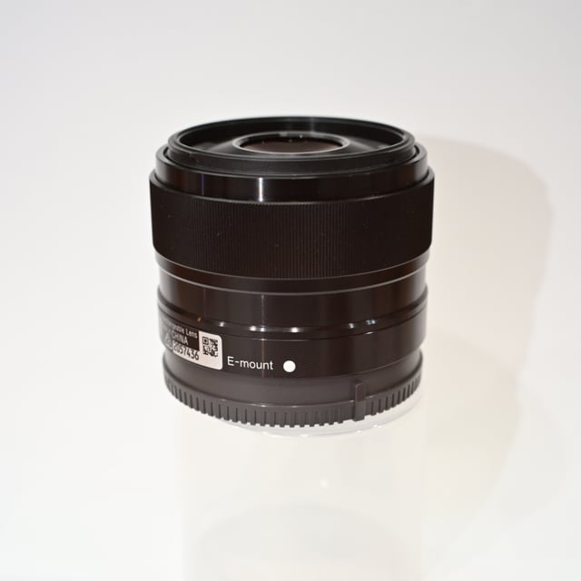 E 35mm F1.8 OSS SEL35F18