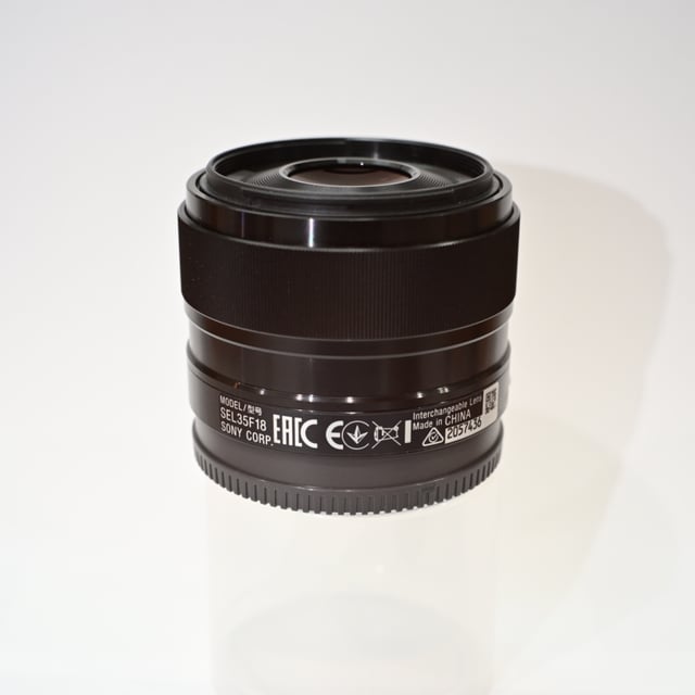 E 35mm F1.8 OSS SEL35F18