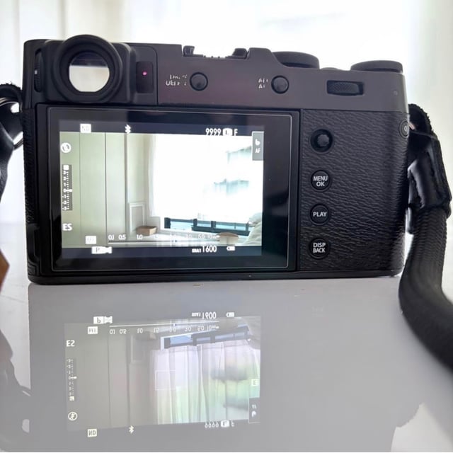 X100V "ブラック"