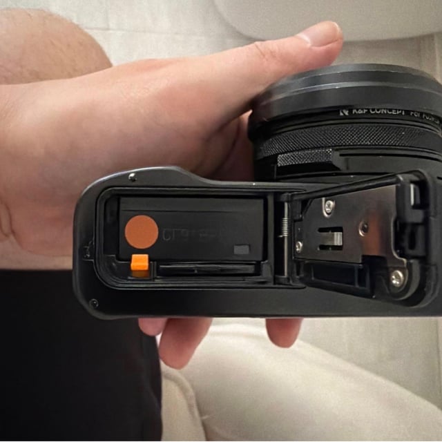 X100V "ブラック"