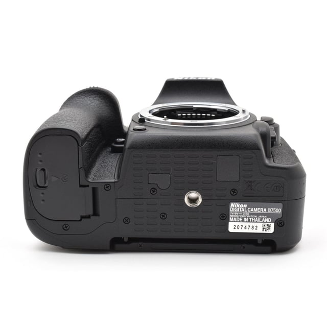 D7500 ボディ