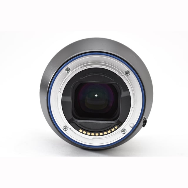 Batis 2/40 CF