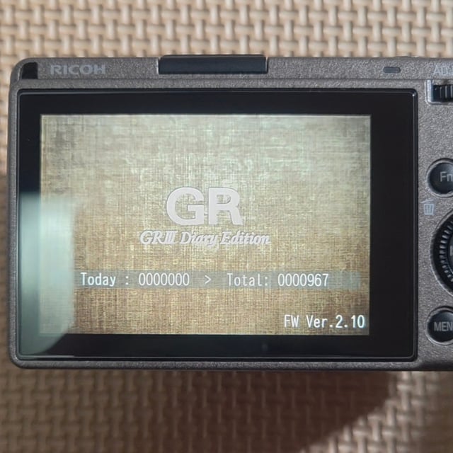 GR III(GR3) Diary Edition "メタリックウォームグレー"