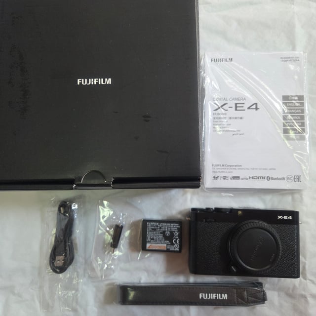 X-E4 ボディ