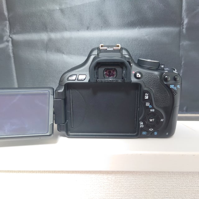 EOS Kiss X5 EF-S18-55 IS II レンズキット "ブラック"