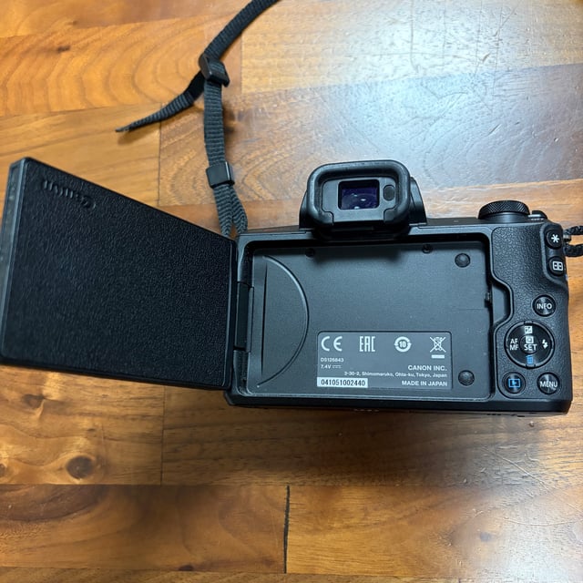 EOS Kiss M2 ダブルズームキット "ブラック"