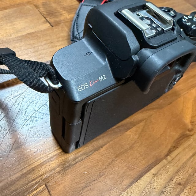 EOS Kiss M2 ダブルズームキット "ブラック"