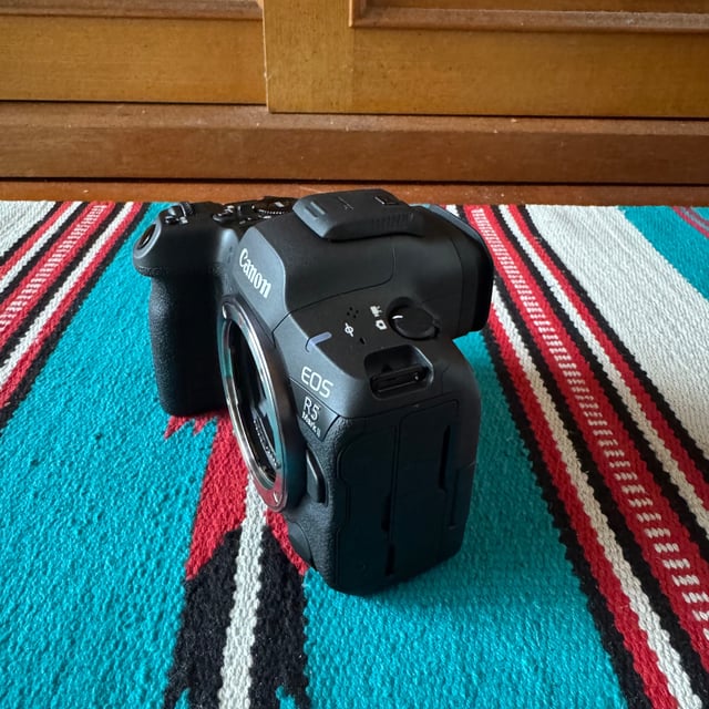 EOS R5 Mark II ボディ